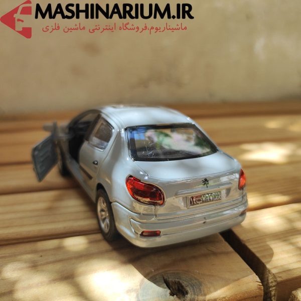 ماشین فلزی پژو 207 صندوقدار
