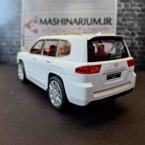 ماشین فلزی تویوتا لندکروز LC300
