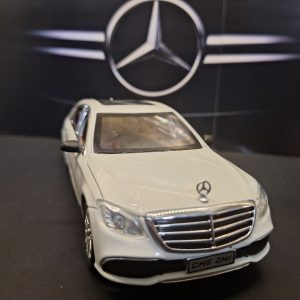 ماکت ماشین فلزی مرسدس بنز E300