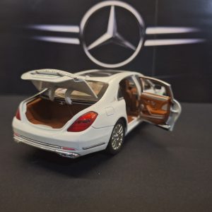 ماکت ماشین فلزی مرسدس بنز E300