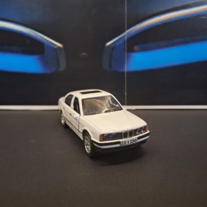 ماشین فلزی بی ام و m51990
